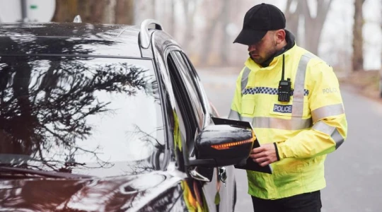 Policjant stracił prawo jazdy podczas służby. Zatrzymali go koledzy z tarnowskiej drogówki