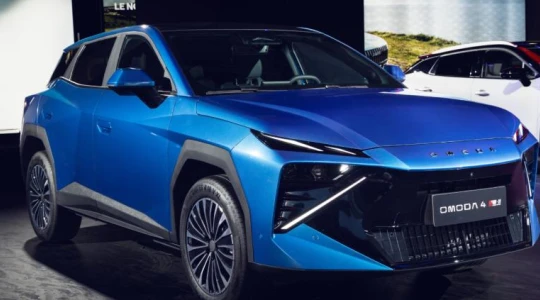 Omoda 4 rzuca wyzwanie Toyocie C-HR. Do Polski przyjedzie już wiosną